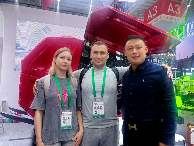 Цзюцзя Механизм блистает на международной выставке сельскохозяйственной техники в Ухане (3)
